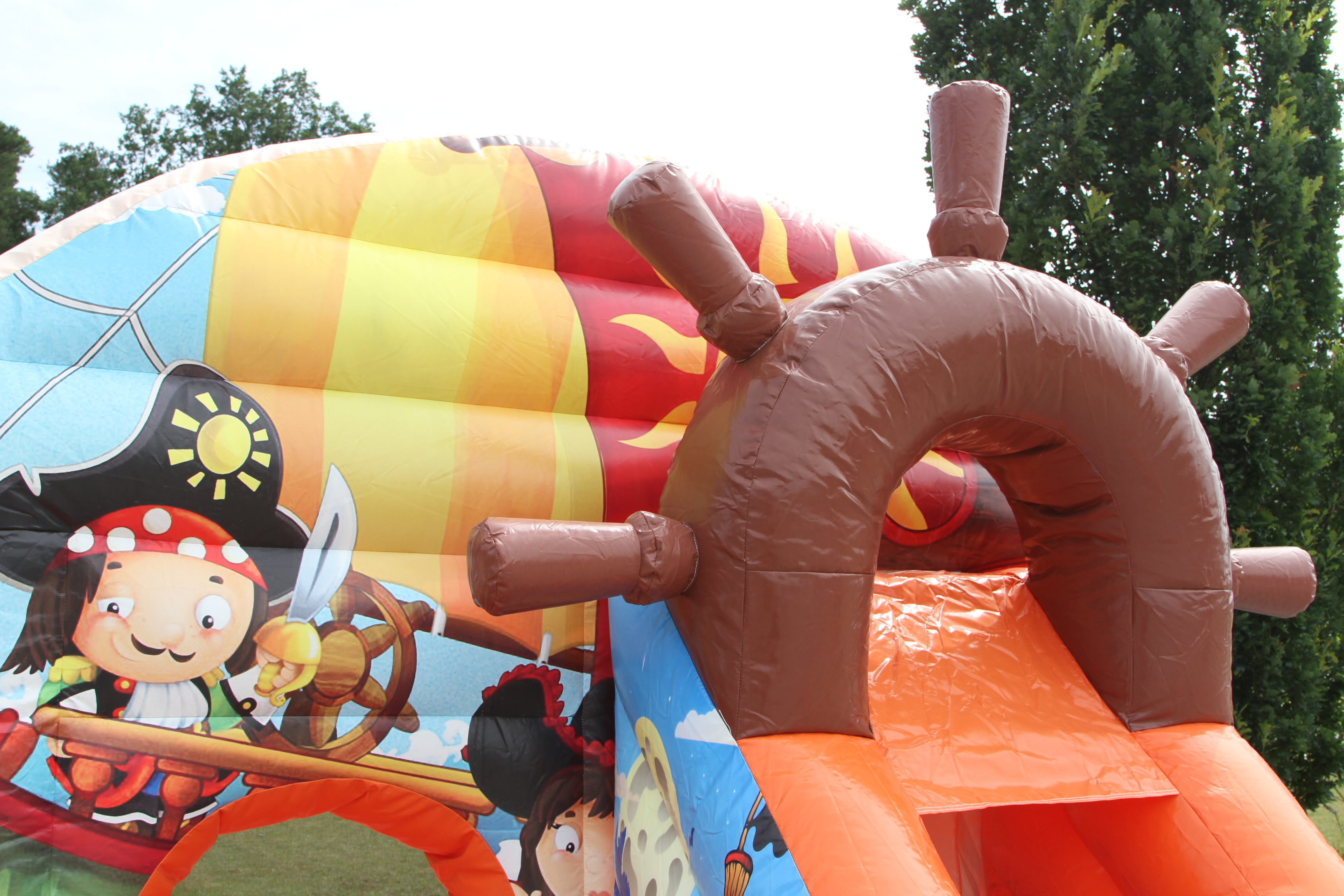 Springkussen Piraat - 3,9x2,8 m 