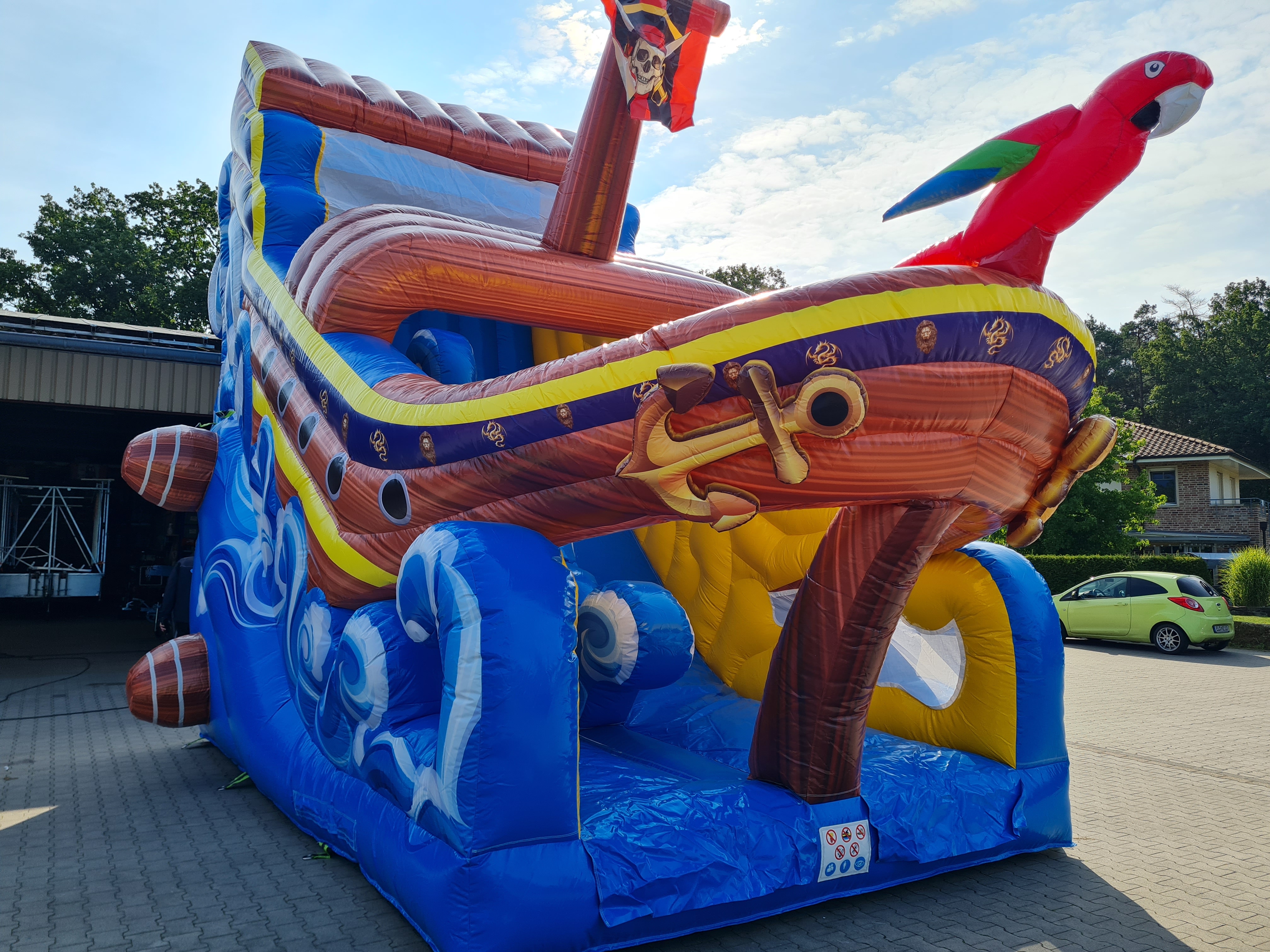 Reuzenglijbaan Piratenschip met papegaai 7x4x5,9m